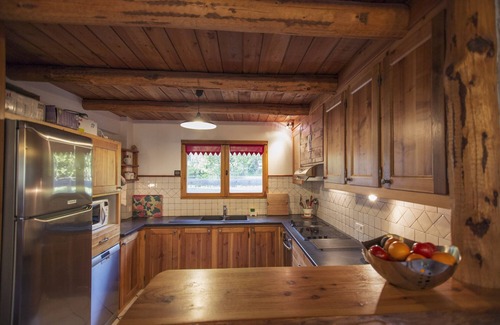 Saint-Chaffrey Ski Chalet | Elegant Chalet with Hot Tub and Mountain Views in Serre Chevalier