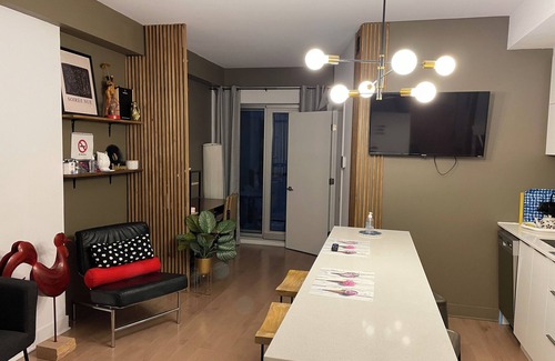 Milton Park Condo | Magnificent condo in downtown with parking - 5 mins to Metro
