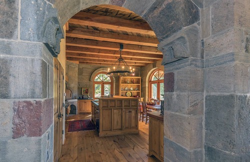 Sonoma House | Exclusive Sonoma Valley Farm Stay with Vineyard Views & Spa