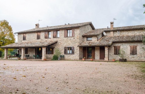 SantʼAngelo in Vado House | Beautiful Farmhouse in Sant Angelo with Pool and Garden