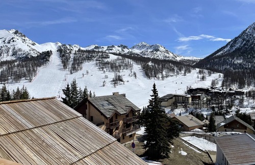 Montgenevre Ski Chalet | Magnificent family chalet with panoramic views