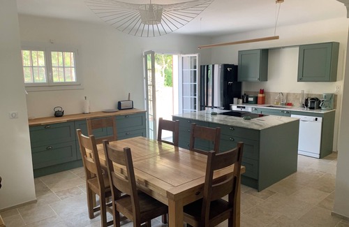 Jouques House | Tranquil Family Retreat with Pool 20km from Aix-en-Provence