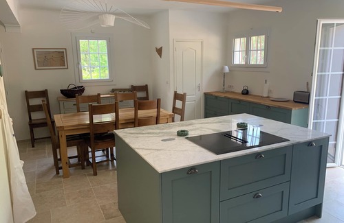 Jouques House | Tranquil Family Retreat with Pool 20km from Aix-en-Provence