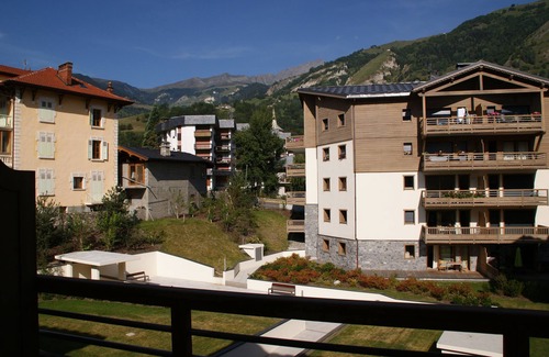 Bourg-Saint-Maurice Apartment | Cozy Apartment for 4 in Bourg Saint Maurice with Pool