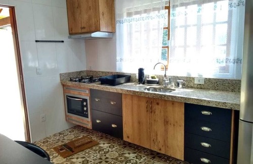 Monte Verde House | Impressive Suite with Hot Tub Near City Center: 10/10 Rated