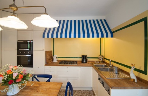 Dorsoduro Apartment | Exceptional House for 12 with Garden & Oceanfront Views