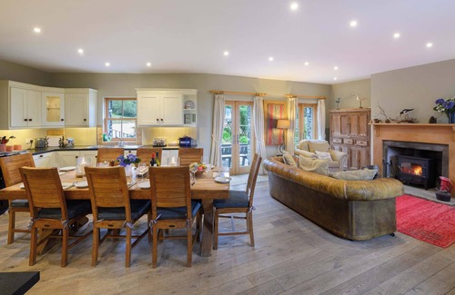 Cloonamanagh Apartment | Discover JOIVY: Scenic Country House on Ireland's Coast