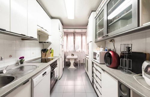 Barajas Apartment | Idyllic Garden Oasis in Madrid for 10 Guests - Top Rated