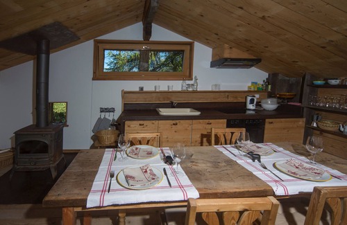 La Tzoumaz Ski Chalet | Charming Chalet on La Gouille à l'Ours Trail, Rated 9.4/10