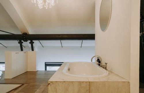 Vorst Apartment | Magnificent loft - 3 bedroom duplex