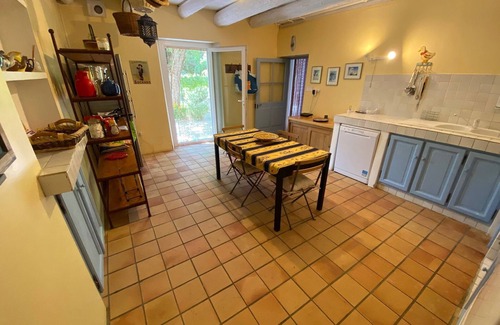 Bagnols-sur-Ceze Other | Enchanting Mas Provençal with Private Pool Near Avignon
