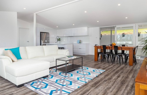 Malua Bay House | Unforgettable Malua Views Steps from the Beach