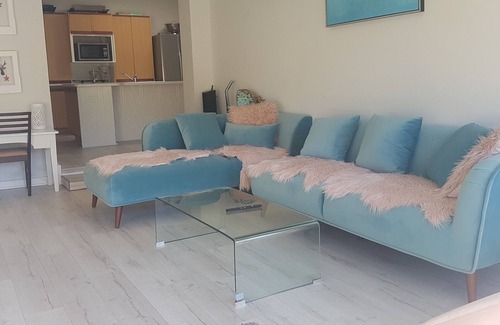 Camden Park House | Stylish Mid Century Modern Pool House near CBD & Glenelg