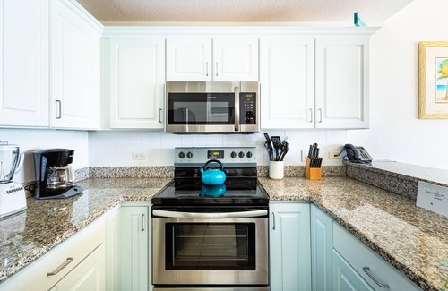 Colliers Bay Condo | Beachfront Condo at Castaways Cove with Ocean Views