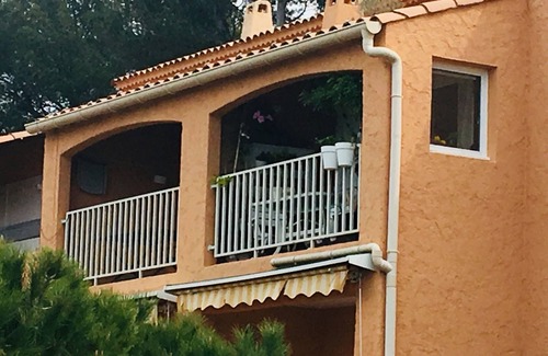 La Madrague Apartment | Idyllic Studio with Sea View, Pool and Family Amenities