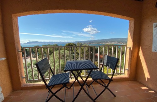 La Madrague Apartment | Idyllic Studio with Sea View, Pool and Family Amenities