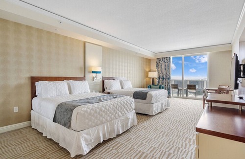 Sunny Isles Beach Hotel | Premier Beach Resort - Studio with City View & Spa Access