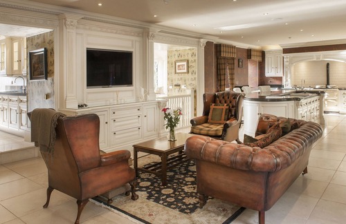 Murthly House | Idyllic Scottish Country House with Pool Near Dunkeld