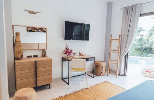 Ko Pha-ngan Villa | Inviting Soul Villa: 4-Star Stay with Pool & Pet-Friendly Perks