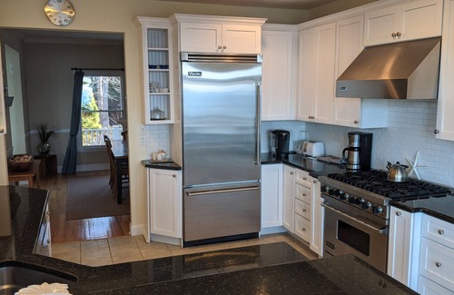 Baiting Hollow House | Exceptional Soundfront Getaway with Private Pool & Ocean View