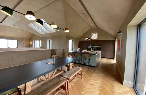 Perranuthnoe House | Exceptional South Coast Cornish Retreat with Family Amenities