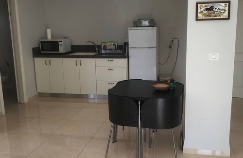 Zikhron Ya'aqov Apartment | Top-Rated Studio in Zichron Yaakov with Breakfast Included