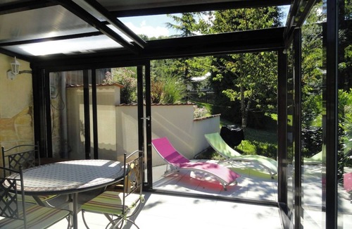 Le Menil Apartment | Idyllic Studio Retreat with Pool and Ocean Views
