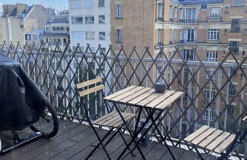 Passy Apartment | Elegant Studio Near Trocadero and Eiffel Tower Awaits