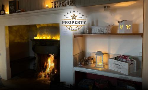 Morbio Inferiore House | Inviting Sunstone House: Family-Friendly Near Lake Como