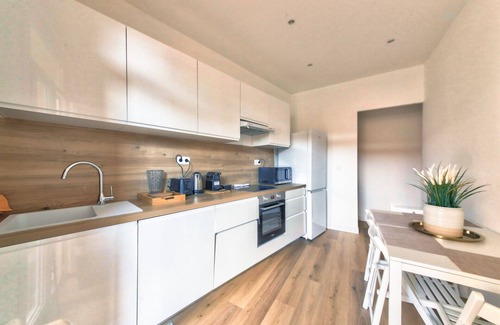 Lodi House | Cozy T2 with Terrace, Kitchen and Child-Friendly Amenities