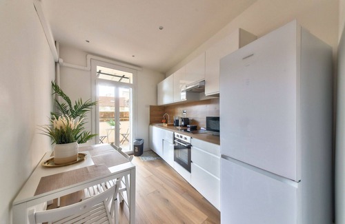 Lodi House | Cozy T2 with Terrace, Kitchen and Child-Friendly Amenities