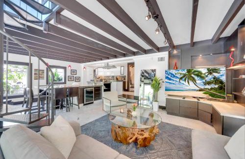 Coral Way House | Magnificent Tropical Pool Home Miami SouthBrickell