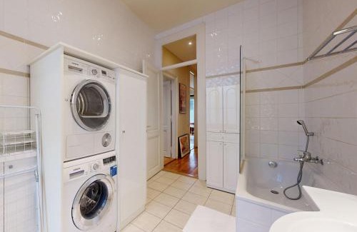 Downtown Geneva Apartment | Elegant Two Bedroom Apartment in a Prime Location