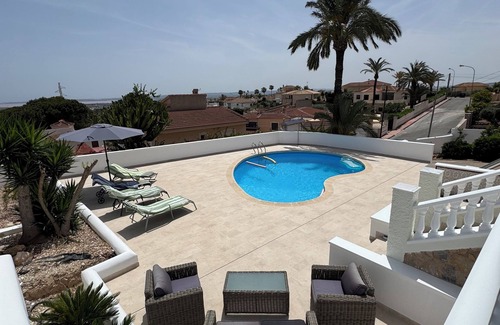 Rojales Villa | Elegant Villa with Ocean View in Ciudad Quesada