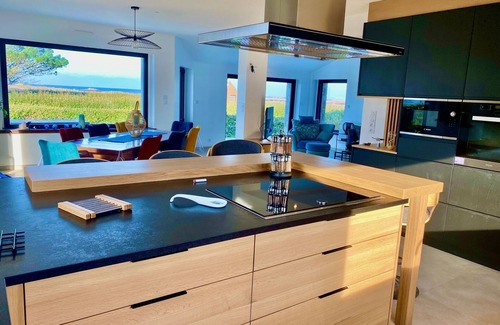 Trelevern House | Seaside Villa with Oceanfront Views and Family Amenities