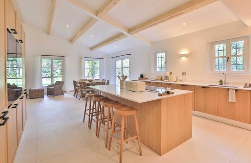 Saint-Tropez Apartment | Magnificent villa overlooking the bay of Canebiers