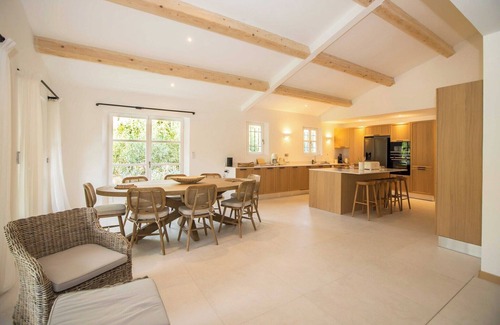 Saint-Tropez Apartment | Magnificent villa overlooking the bay of Canebiers