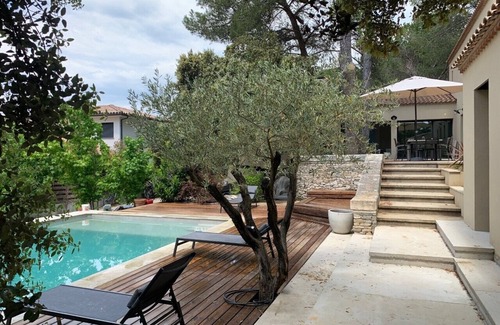 Clapiers Villa | Charming Villa Retreat Near Montpellier with Ocean Views