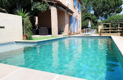 Grimaud House | Exquisite Villa with Panoramic Ocean Views and Pool