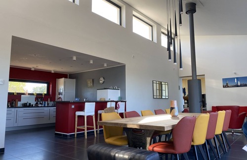Loupiac House | Idyllic Villa with Pool & Games in Périgord - Rated 9.6