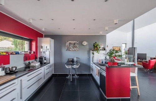 Loupiac House | Idyllic Villa with Pool & Games in Périgord - Rated 9.6