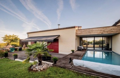 Loupiac House | Idyllic Villa with Pool & Games in Périgord - Rated 9.6