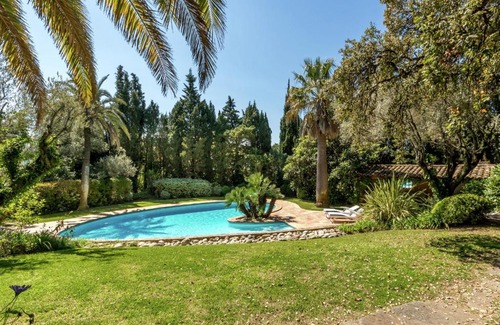 Grimaud Villa | Elegant Villa with Private Pool Near Port Grimaud & Saint Tropez