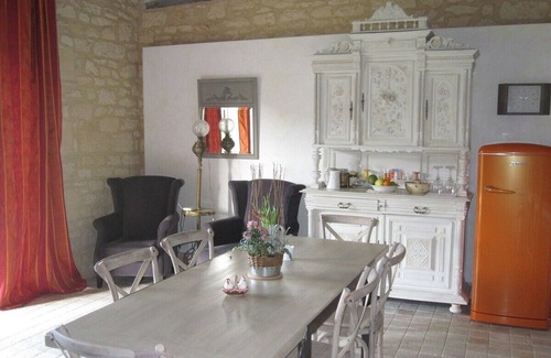Cenac-et-Saint-Julien House | Explore a Historic 16th Century Manor with Pool & Jacuzzi