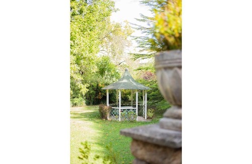 Jouques Cottage | Scenic Views of Ansouis in Charming Jouques Village