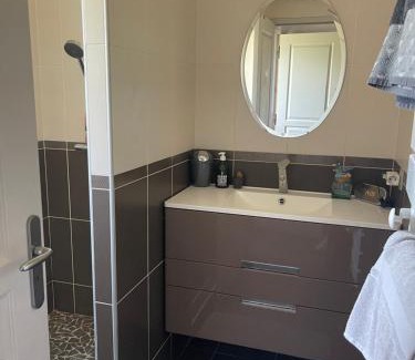 Valence Romans Agglo Villa | Elegant Villa with Pool and Pet-Friendly Amenities
