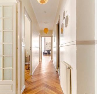 Bagneres-de-Bigorre Apartment | Stylish Renovated Apartment: 4-Star Stay for Families & Pets