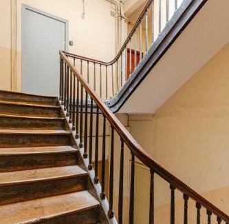 Bagneres-de-Bigorre Apartment | Stylish Renovated Apartment: 4-Star Stay for Families & Pets