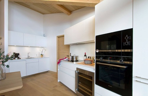 Bergers Condo | Elegant 143m² Apartment with Fireplace and Scenic Views