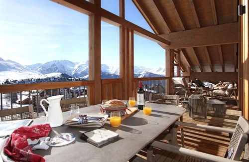 Bergers Condo | Elegant 143m² Apartment with Fireplace and Scenic Views